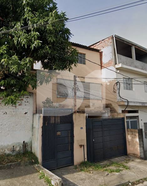 Casa com 2 quartos, 2 banheiros e 2 vagas de garagem
