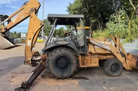 Retroescavadeira 580M CASE 2013 - Leilão Online