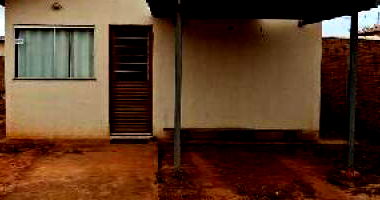 Casa com 2 quartos, 1 banheiro, 1 vaga e 45,6m² construída
