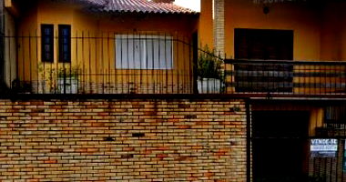 Casa Ocupada com 240m² de Terreno em São José