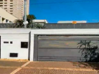 Casa Ocupada com 143m² em Condomínio em Goiânia