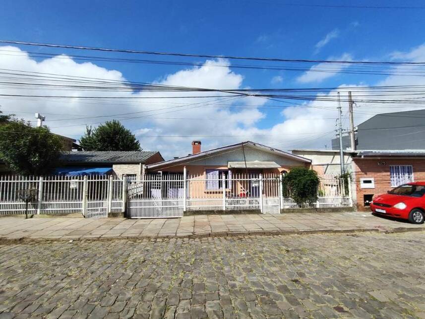 Casa Padrão Ocupada com 1 Vaga em Santa Fé