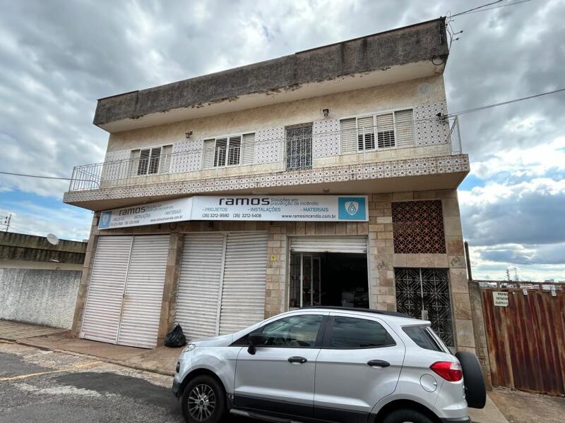 Imóvel com 3 pavimentos e 777m² em Varginha/MG - Nua Propriedade
