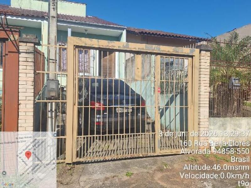 Casa com 2 Quartos e 1 Vaga em Condomínio