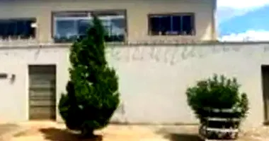 Casa em Leilão com 4 Quartos e 5 Banheiros em Jardim Europa