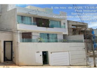 Casa em leilão com 340m² construída e 325m² de terreno