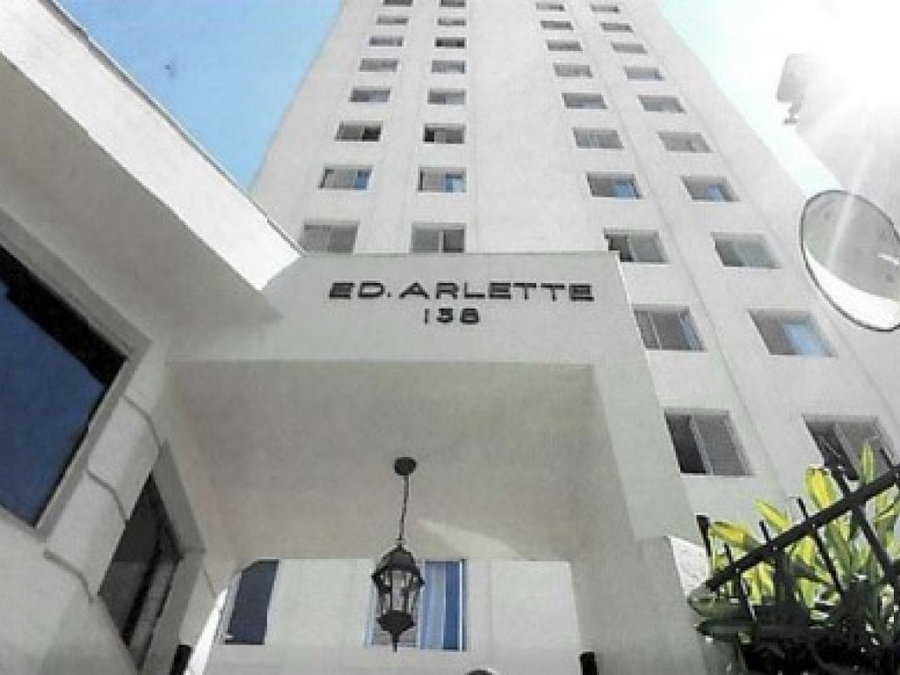 Apartamento de 219 m² com 2 vagas, 2 banheiros e terraço