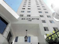 Apartamento de 219 m² com 2 vagas, 2 banheiros e terraço