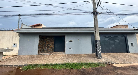 Casa com 3 quartos, 158,30 m², ocupada, Residencial Drummond