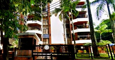 Apartamento 180m² com Vaga de Garagem no Edifício Brasília IV