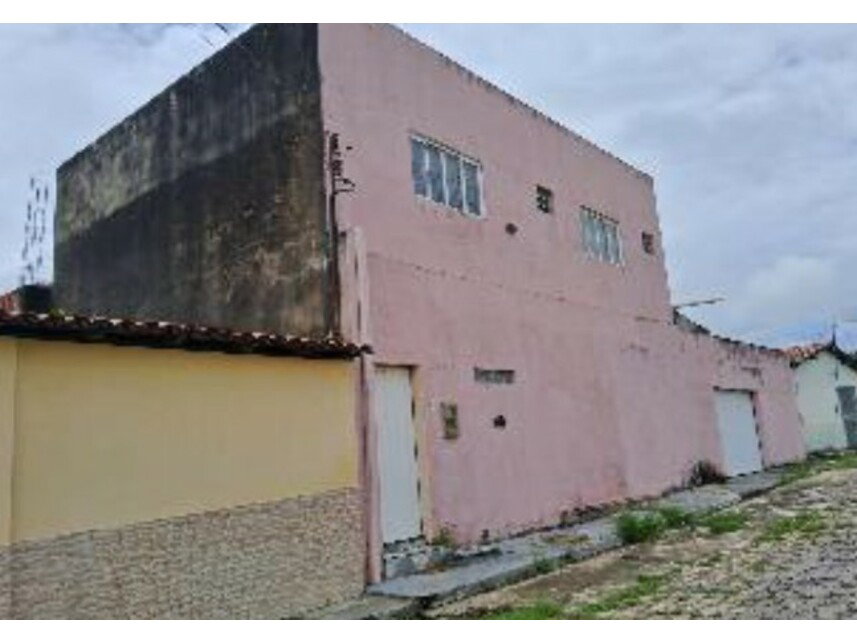 Casa em leilão com 170,29m² construída e terreno de 105,25m²