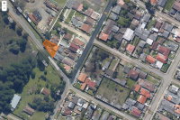Terreno com casa residencial 52m² em bom estado, 450m² total