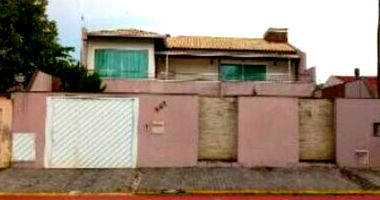 Casa com 309,58m² de área construída em Camboriú/SC