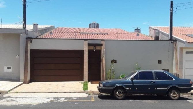 Casa com 4 quartos em Franca - SP