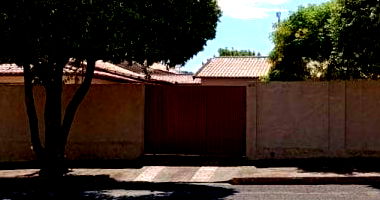 Casa espaçosa com 3 quartos, 4 banheiros e 226 m² construída, ocupada