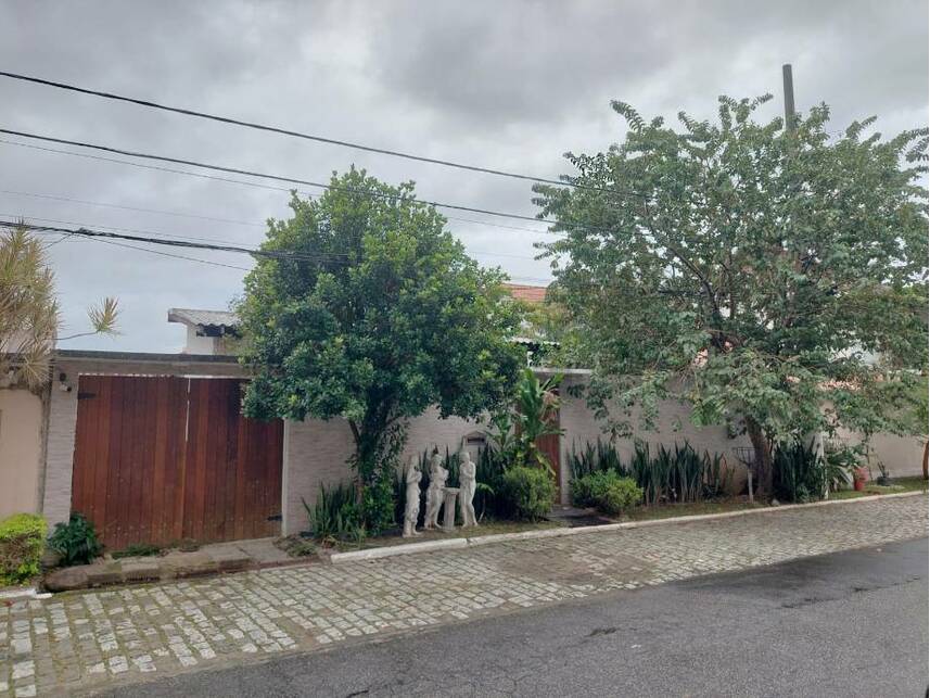 Casa em Condomínio Ocupada com 1 Vaga e Piscina
