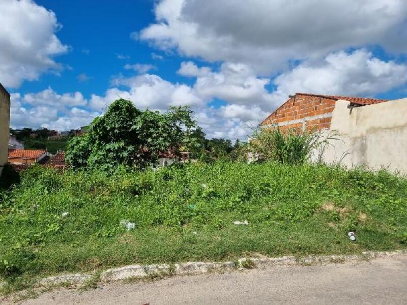 Terreno 141,4m² com ótima localização e matrícula regularizada