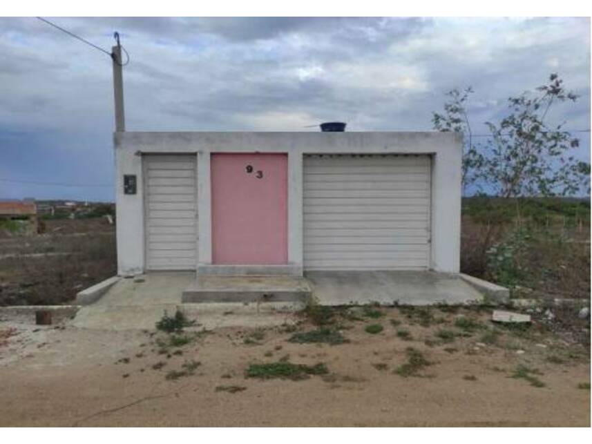Casa com 1 vaga de garagem, 126m² de terreno e 67m² construída