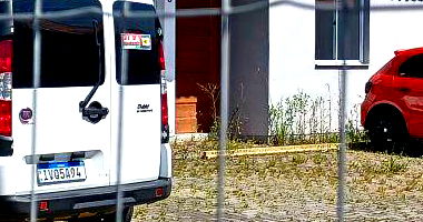 Casa com 2 Quartos e Área Privativa em Guaíba