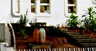 Casa residencial em alvenaria com 3 quartos e 295,96m² construída