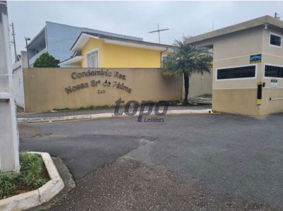 Apartamento com 2 quartos e 1 banheiro em Curitiba