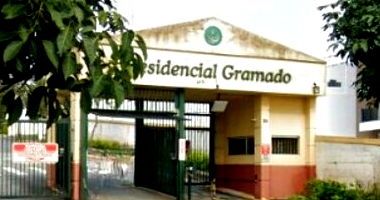 Casa ocupada com quintal e garagem em Guarulhos/SP