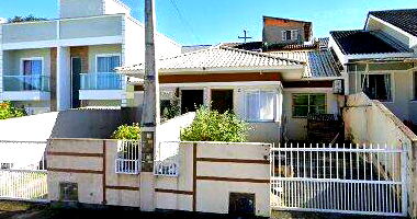 Casa aconchegante com 2 quartos, 48m² e 1 vaga
