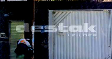 Casa com 3 quartos, 2 banheiros, garagem e 184m² construída