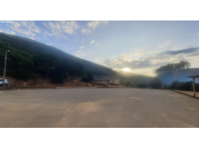 50% de imóvel agrícola com 3 casas e 353.300m²