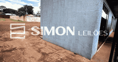 Sala comercial 90m² com terreno 480m² em bom estado