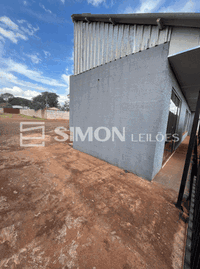 Sala comercial 90m² com terreno 480m² em bom estado