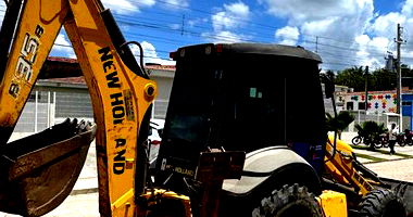 Retroescavadeira New Holland B95B Ano 2018