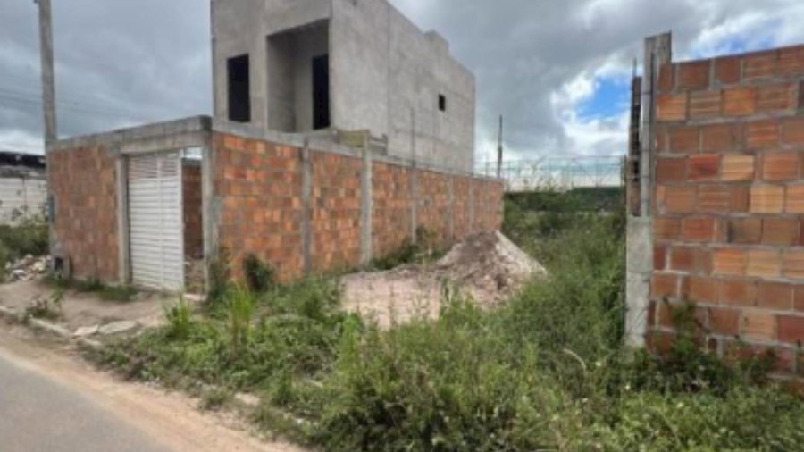 Terreno em Feira de Santana com 140m²
