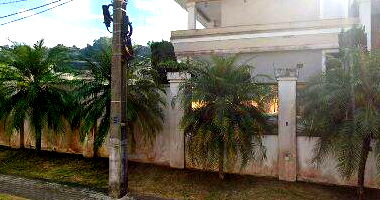 Casa ampla com 4 quartos e 9 banheiros em Criciúma/SC