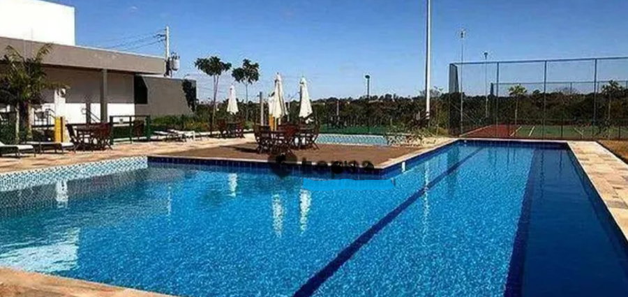Terreno de 400,97 m² em condomínio com lazer completo