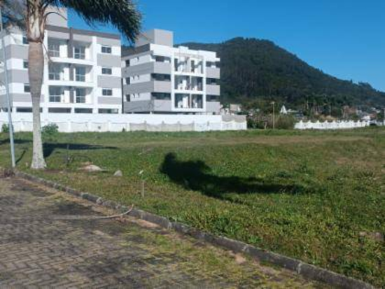 Terreno em Condomínio com 390m² em Florianópolis