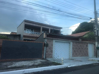 Casa em Queimados com 300m² de Terreno e 249m² Construída