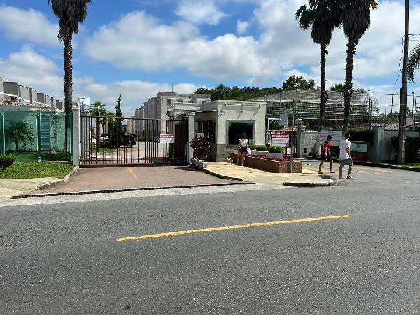 Apartamento com 2 quartos e 1 vaga em Araucária/PR