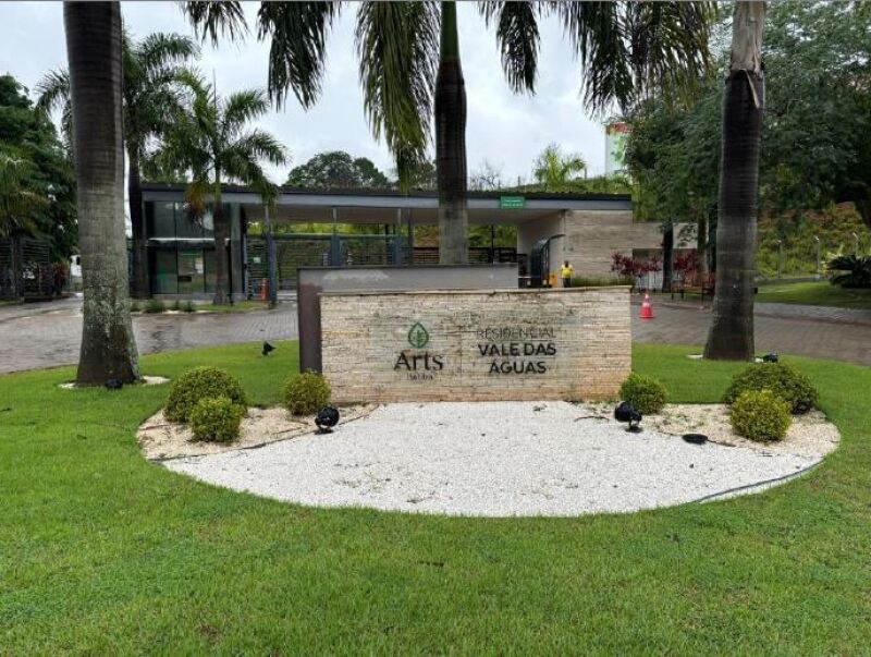 Terreno em Condomínio Residencial Vale das Águas com 587m²