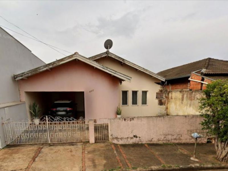 Casa com 217,62 m² em Lençóis Paulista