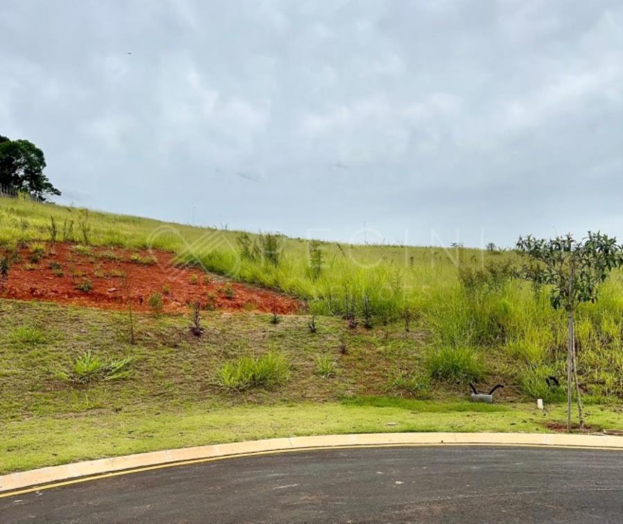 Terreno em Loteamento Fechado com 3.095,38 m²
