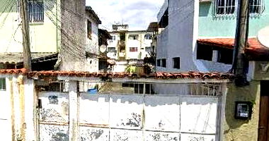 Casa com 2 quartos, 1 banheiro e 78,12 m² construída, desocupada