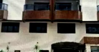 Apartamento 1º andar com 3 quartos e 2 banheiros, ocupado