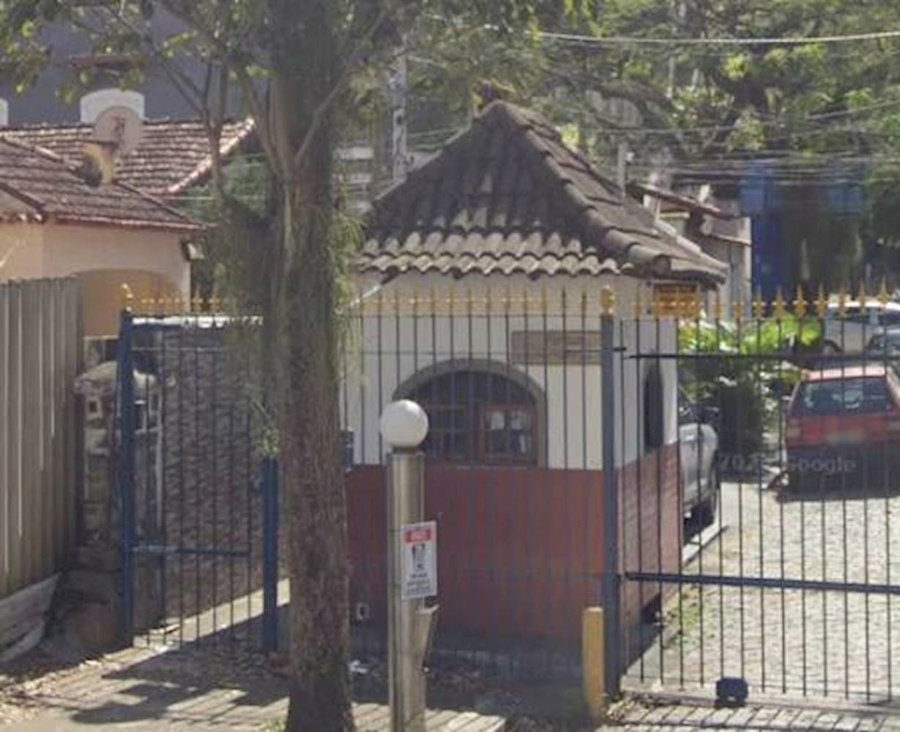 Casa Ocupada com 288m² de Área Construída em Pechincha
