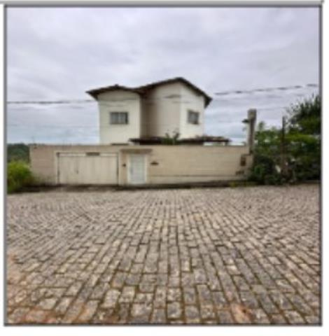 Casa com 4 quartos, 3 banheiros e 2 vagas de garagem