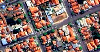 Terreno com edificação de 210m², Centro