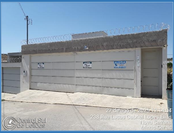 Casa em Nova Serrana com 3 quartos e 2 banheiros