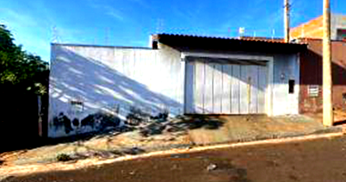 Casa com 3 vagas, 79.36m² construídos - Ocupado