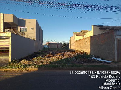 Terreno de 250 m² em leilão SFI