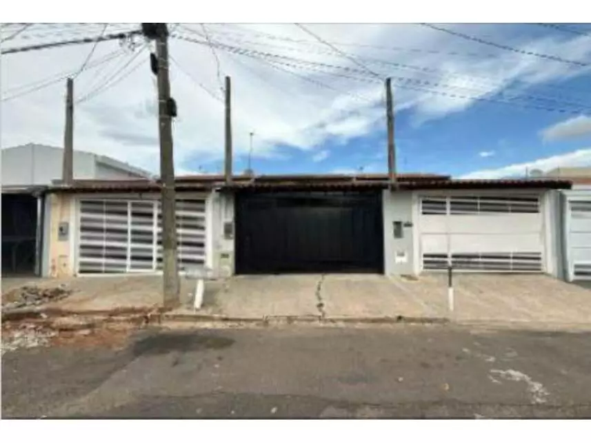 Casa em Leilão com 3 Quartos e 1 Vaga em Marília